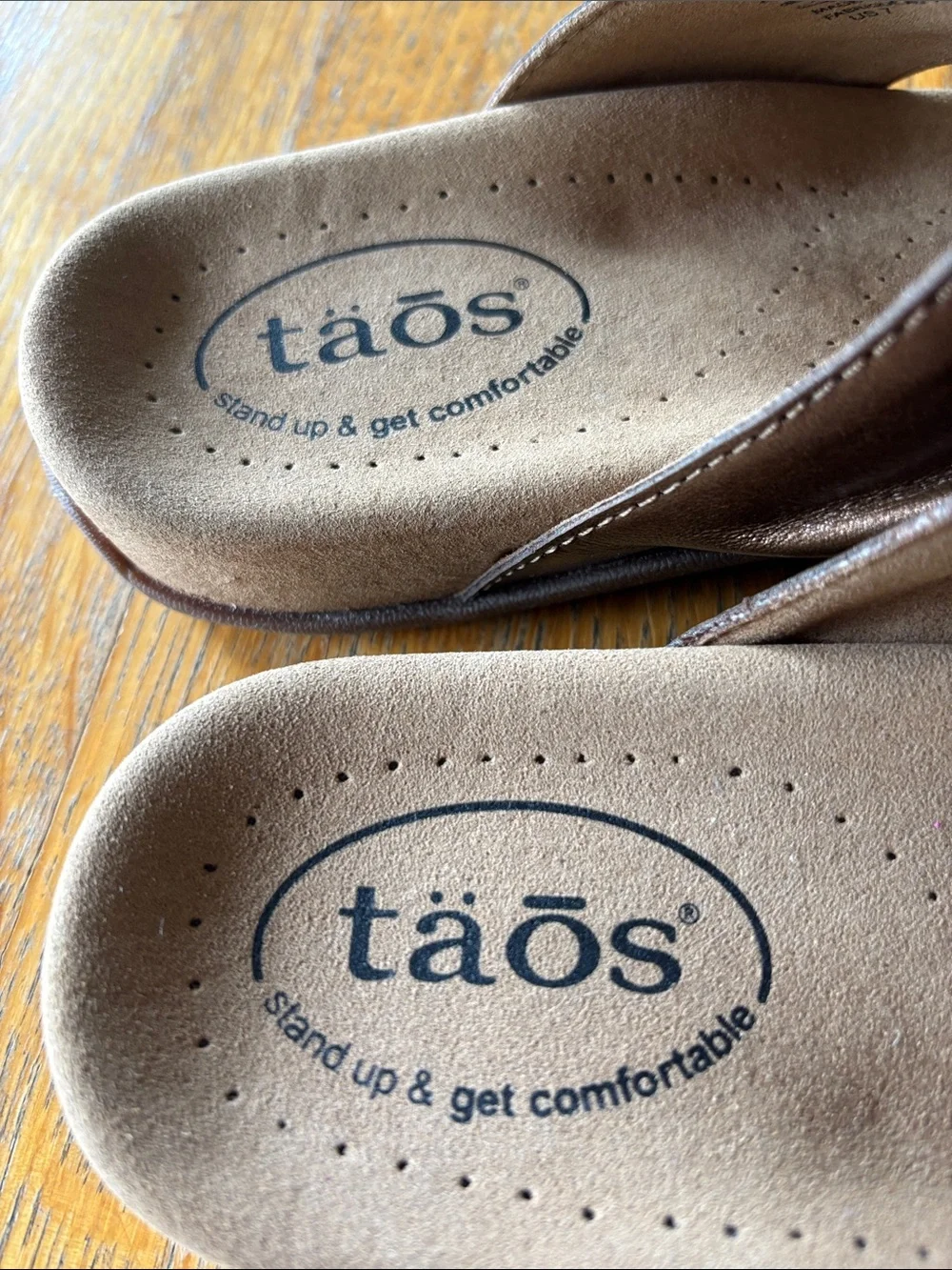 Taos “Gift 2” Toe-Thong Sandals Metallic Bronze Size 7  New With Tags Comfy - Picture 3 of 12